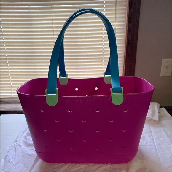 Simple Modern Handbags - Simple Modern Large Pink Tote Bag with Teal Handles
Pouch included